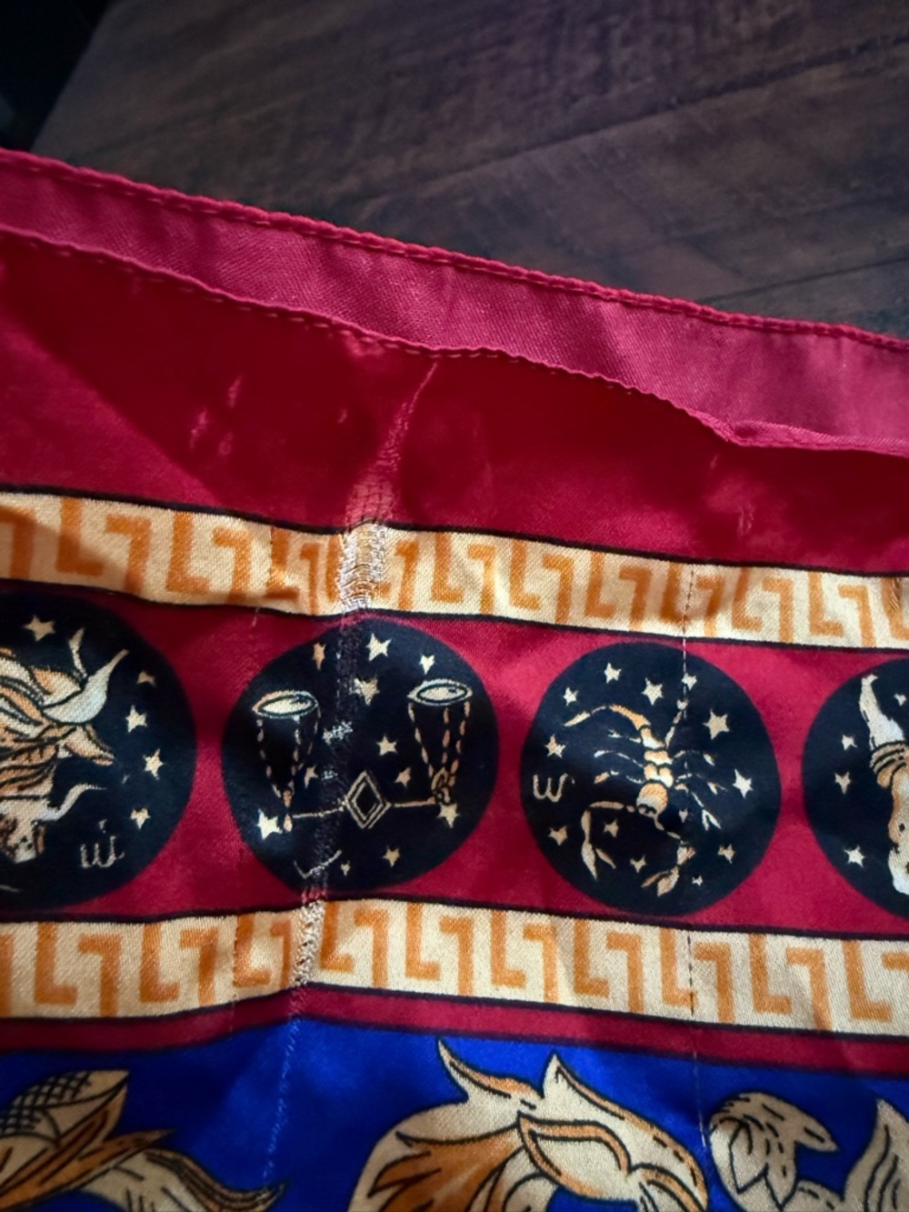 Avon ‘Sign of the Stars’ Vintage Scarf Astrological Zodiac Made in Italy - Picture 6 of 10